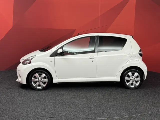 Toyota Aygo 1.0 VVT-i Dynamic Blue 2014 Benzine 16