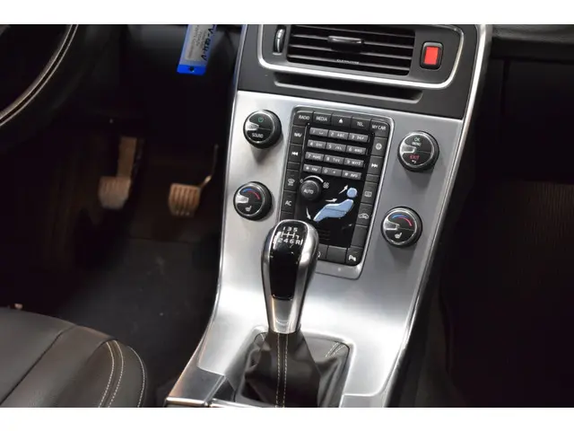 Volvo V60 2.0 T3 153pk Polar+ 2017 Benzine 12