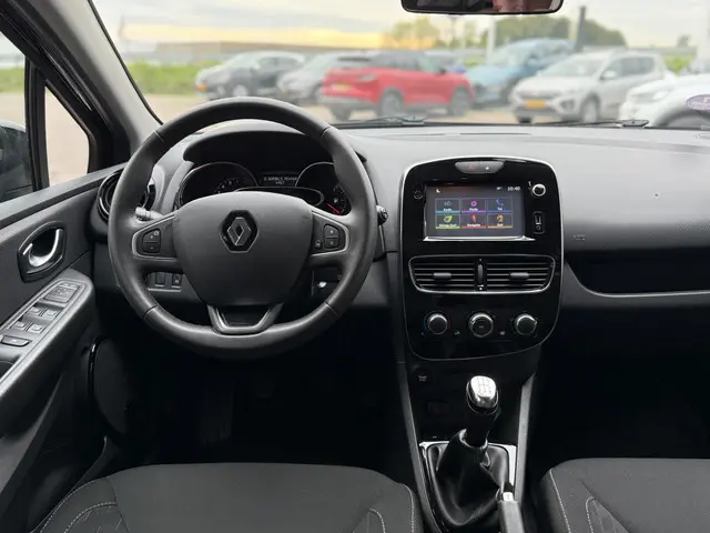 Renault Clio Estate 0.9 TCe Limited 2018 Benzine 3