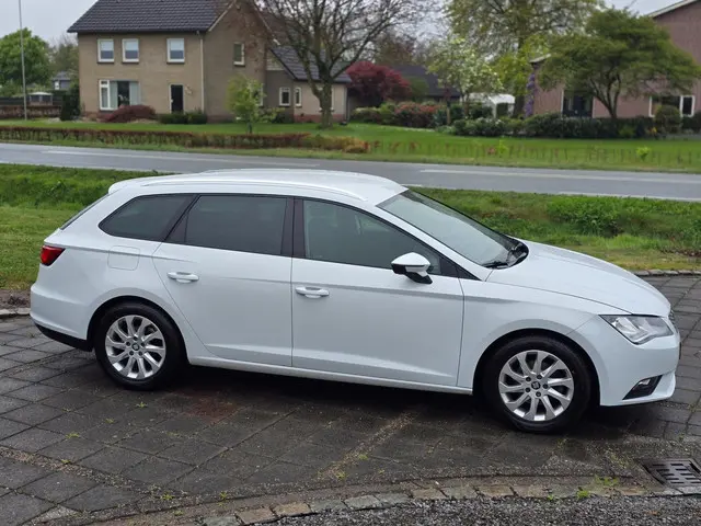 SEAT Leon ST 1.0 EcoTSI Style Connect 2016 Benzine 4