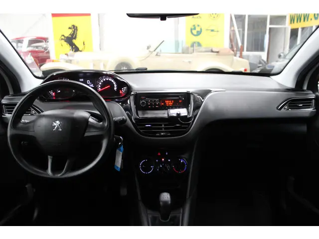 Peugeot 208 1.0 VTi Access 2014 Benzine 8