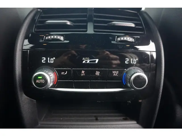 BMW 5 Serie Touring 530e 2024 Hybride Benzine 13