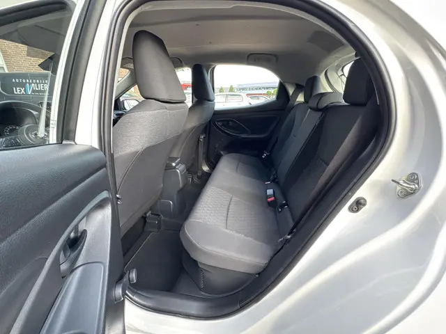Toyota Yaris 1.5 Hybrid Active 2022 Hybride Benzine 20