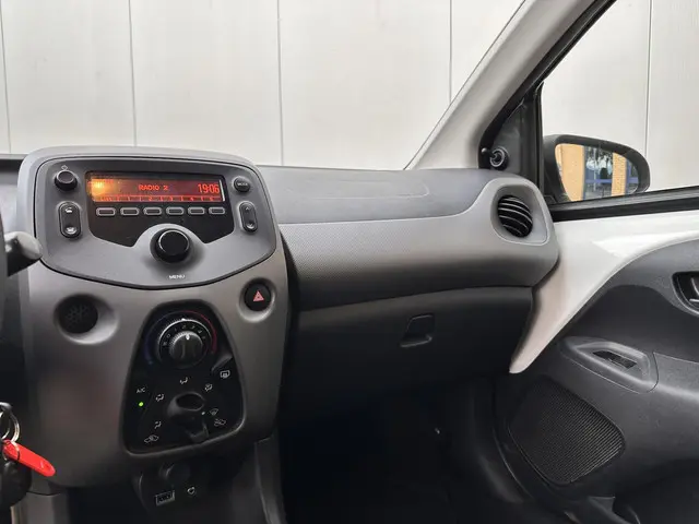 Peugeot 108 1.0 e-VTi Active 2018 Benzine 15