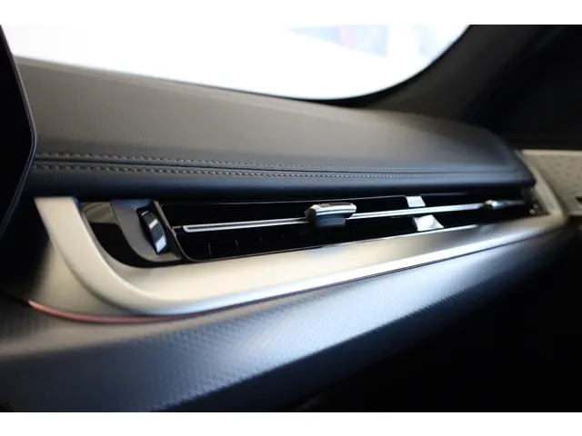 BMW X1 xDrive23i 2024 Benzine 18