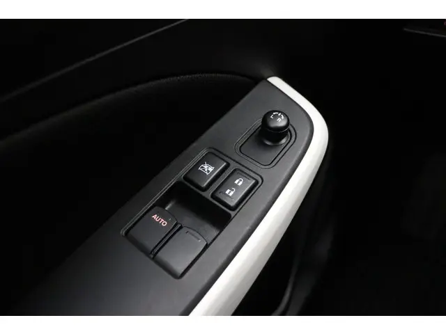 Suzuki Swift 1.2 Select Smart Hybrid 2024 Benzine 18