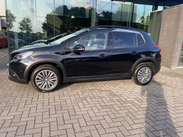 Peugeot 2008 1.2 PureTech GT-Line 2019 Benzine 9