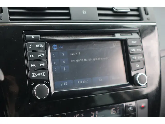 Nissan Pulsar 1.2 DIG-T Connect Edition 2015 Benzine 23