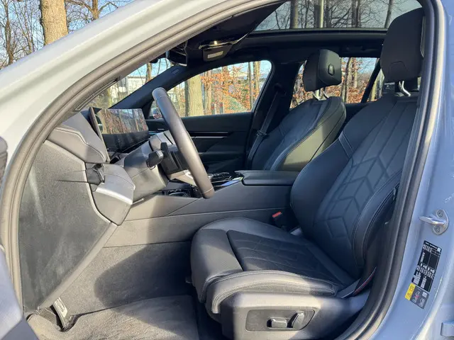 BMW 5 Serie touring 530e 2024 Hybride Benzine 3