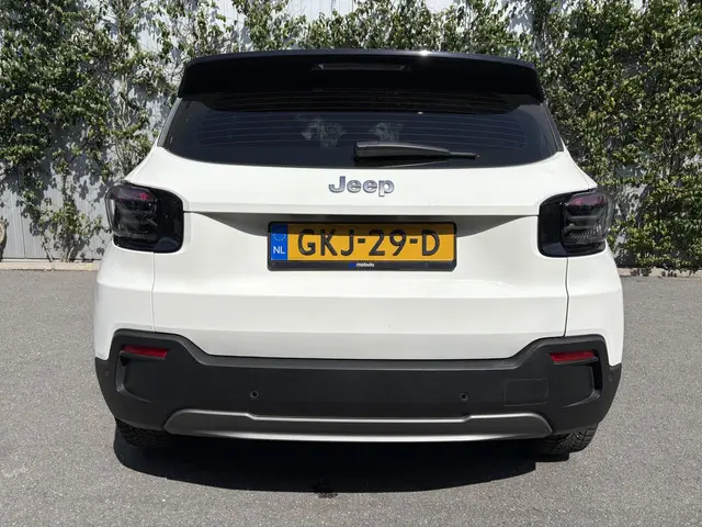 Jeep Avenger Summit 54 kWh 2024 Elektrisch 37