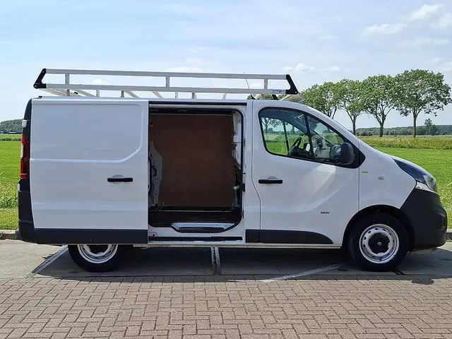 Opel Vivaro 1.6 2017 Diesel 13