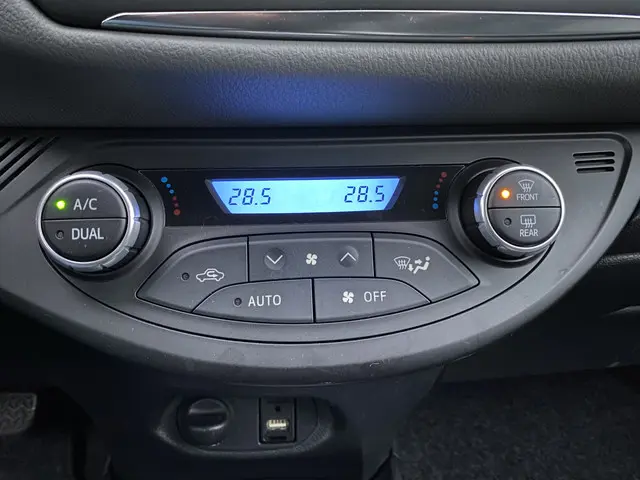 Toyota Yaris 1.5 Hybrid Dynamic 2019 Hybride Benzine 23