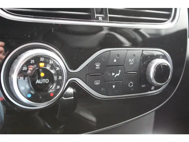 Renault Clio 1.2 TCe Intens 2017 Benzine 24