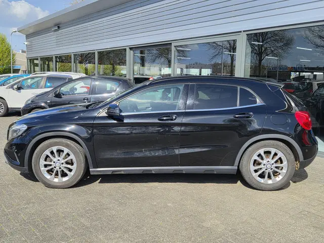 Mercedes-Benz GLA 200 Prestige 2017 Benzine 5