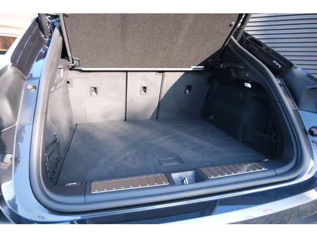 Porsche Macan 100 kWh 2025 Elektrisch 46