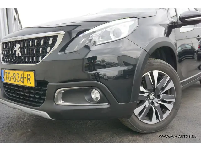 Peugeot 2008 1.2 PureTech Allure 2018 Benzine 12