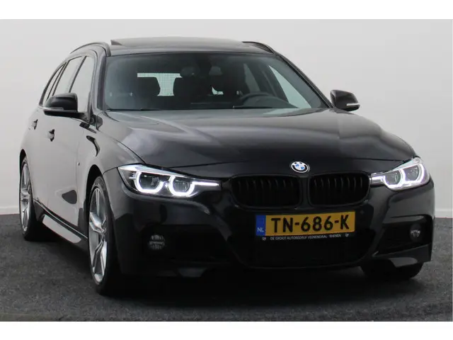 BMW 3 Serie Touring 318i M Sport Edition 2018 Benzine 26