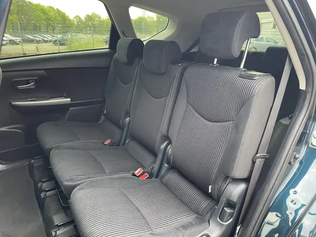 Toyota Prius + 1.8 Comfort 2017 Hybride Benzine 10