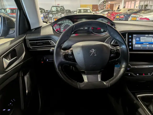 Peugeot 308 1.2 VTi Blue Lease 2013 Benzine 10