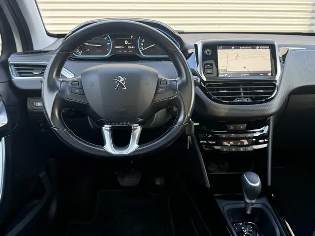 Peugeot 2008 1.2 PureTech Allure 2017 Benzine 2