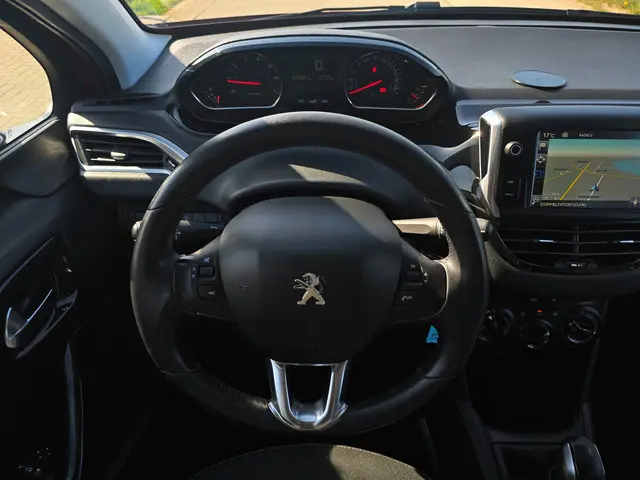 Peugeot 208 1.2 PureTech Style 2015 Benzine 21