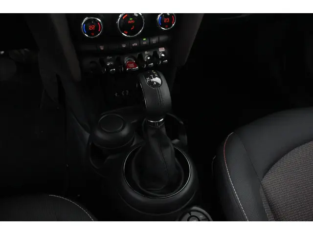 MINI Cooper 1.5 Automaat 5 drs 2018 Benzine 23