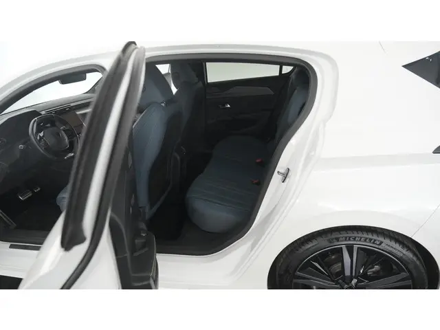 Peugeot 308 PureTech 130 GT Pack Business 2022 Benzine 58