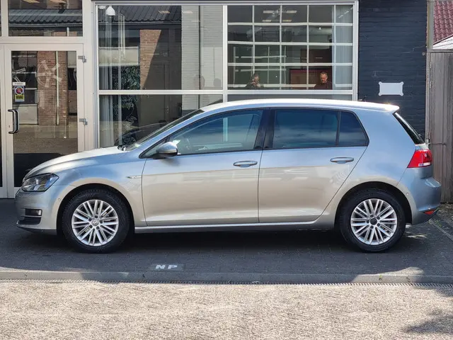 Volkswagen Golf 2