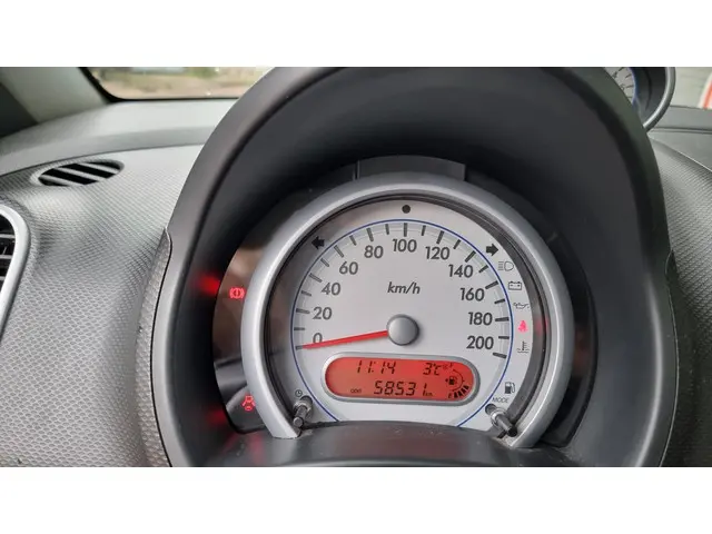 Suzuki Splash 1.2 Comfort vol leer 2013 Benzine 16