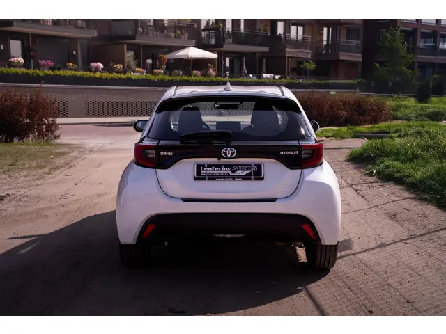 Toyota Yaris 1.5 Hybrid 115 Comfort 2022 Hybride Benzine 14