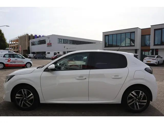 Peugeot 208 1.2 100PK BLUE LEASE ALLURE 2021 Benzine 12