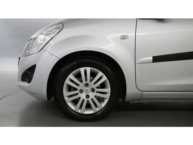 Suzuki Splash 1.2i 94pk Automaat Exclusive 2014 Benzine 11