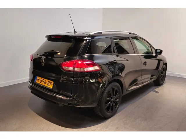 Renault Clio Estate 0.9 TCe Limited 2020 Benzine 8