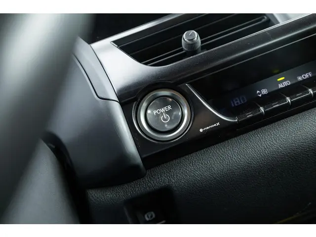 Lexus UX 250h Business Line 2022 Hybride Benzine 37