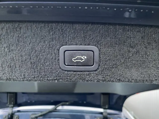 Volvo V70 1.6 T4 Limited Edition 2012 Benzine 23