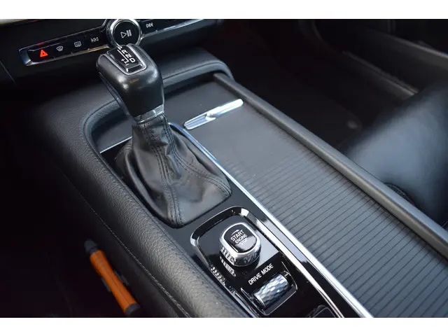 Volvo V90 2.0 T5 Automaat Momentum 2018 Benzine 10