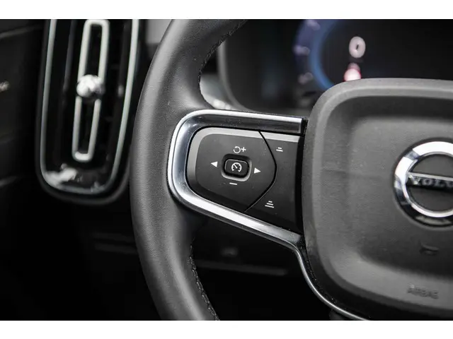 Volvo XC40 2.0 B4 Plus Dark 2025 Benzine 21