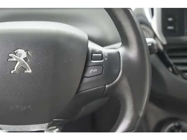 Peugeot 208 PureTech 82 Signature 2018 Benzine 30