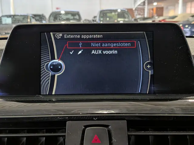 BMW 3 Serie Touring 316i High Executive 2014 Benzine 25