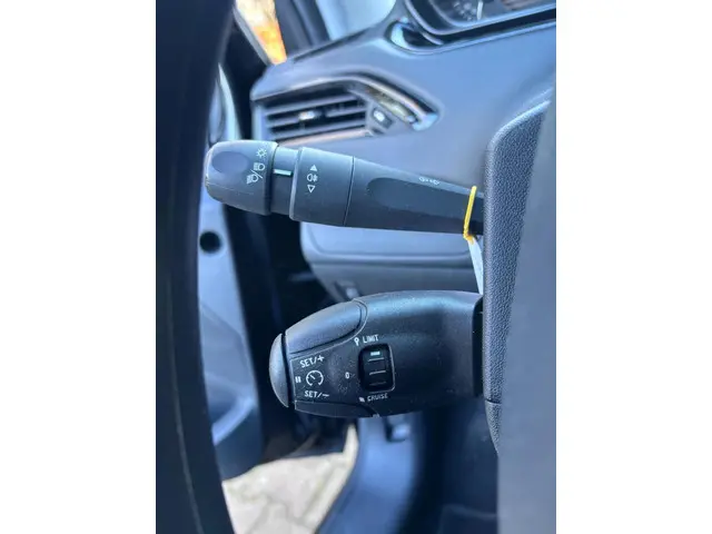 Peugeot 208 1.2 PureTech Active 2017 Benzine 22