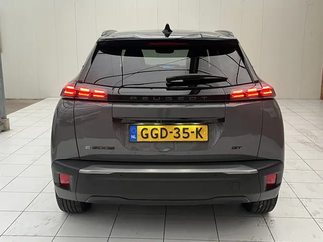 Peugeot e-2008 EV GT 54 kWh Automaat 2024 Elektrisch 30