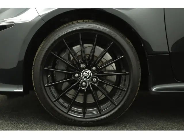 Toyota Yaris 1.6 GR Premium 2021 Benzine 35