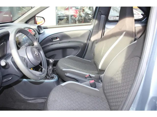 Toyota Aygo X 1.0 VVT-i MT Play 2025 Benzine 5