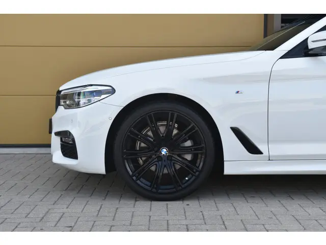 BMW 5 Serie 520i High Executive 2020 Benzine 5