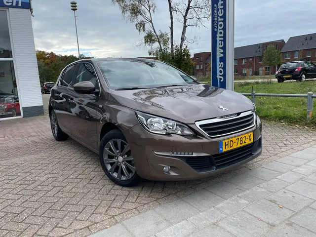Peugeot 308 1.2 PureTech Style AUTOMAAT 2015 Benzine 2