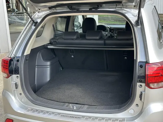 Mitsubishi Outlander 2.4 PHEV Pure+ 2019 Hybride Benzine 26