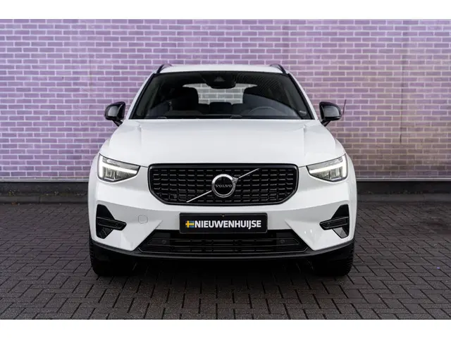 Volvo XC40 Plug-in Hybrid T5 Core 2023 Hybride Benzine 2