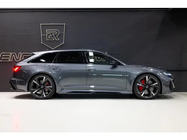 Audi RS6 Avant TFSI quattro 2022 Benzine 8