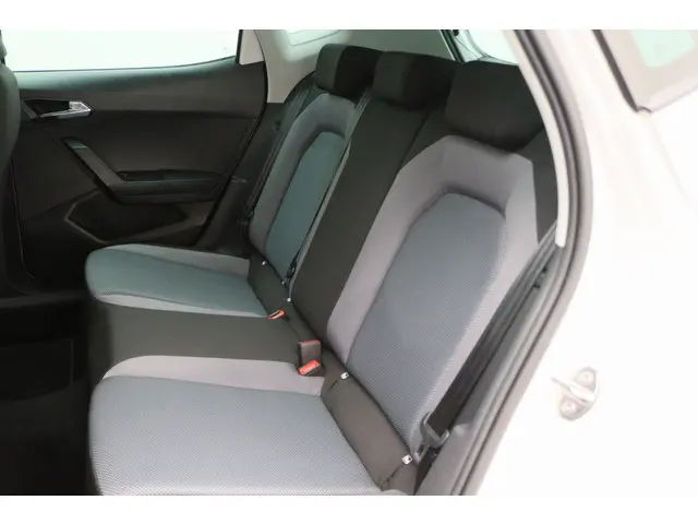 SEAT Arona 1.0 TSI Style Business Intense 2019 Benzine 12