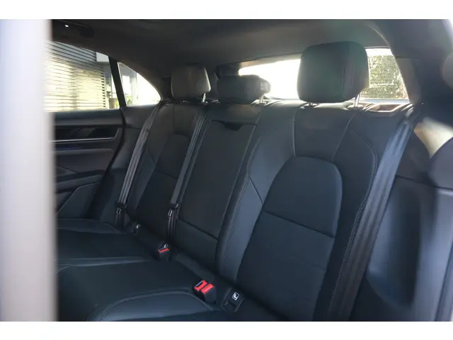 Porsche Macan 100 kWh 2025 Elektrisch 32